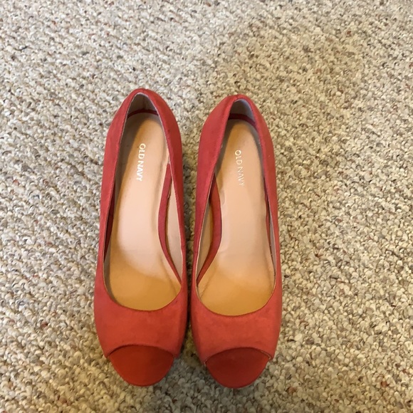 Old Navy Faux Suede Peep Toe High Heal - Picture 4 of 12